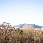Premium Design Apartment With Balcony & Free Parking