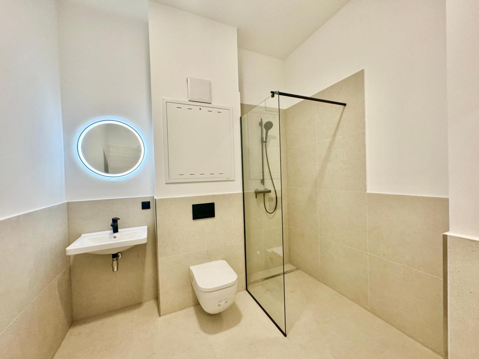 Premium Design With Balcony & Free Parking Apartment Wien