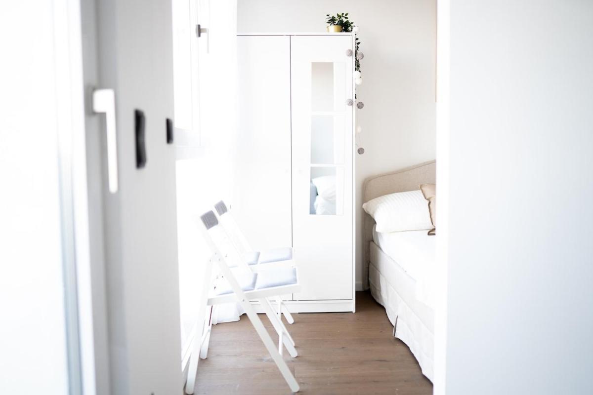 Premium Design With Balcony & Free Parking Apartment Wien