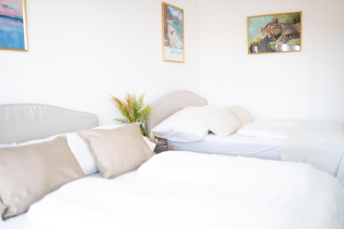 Apartment Premium Design With Balcony & Free Parking *