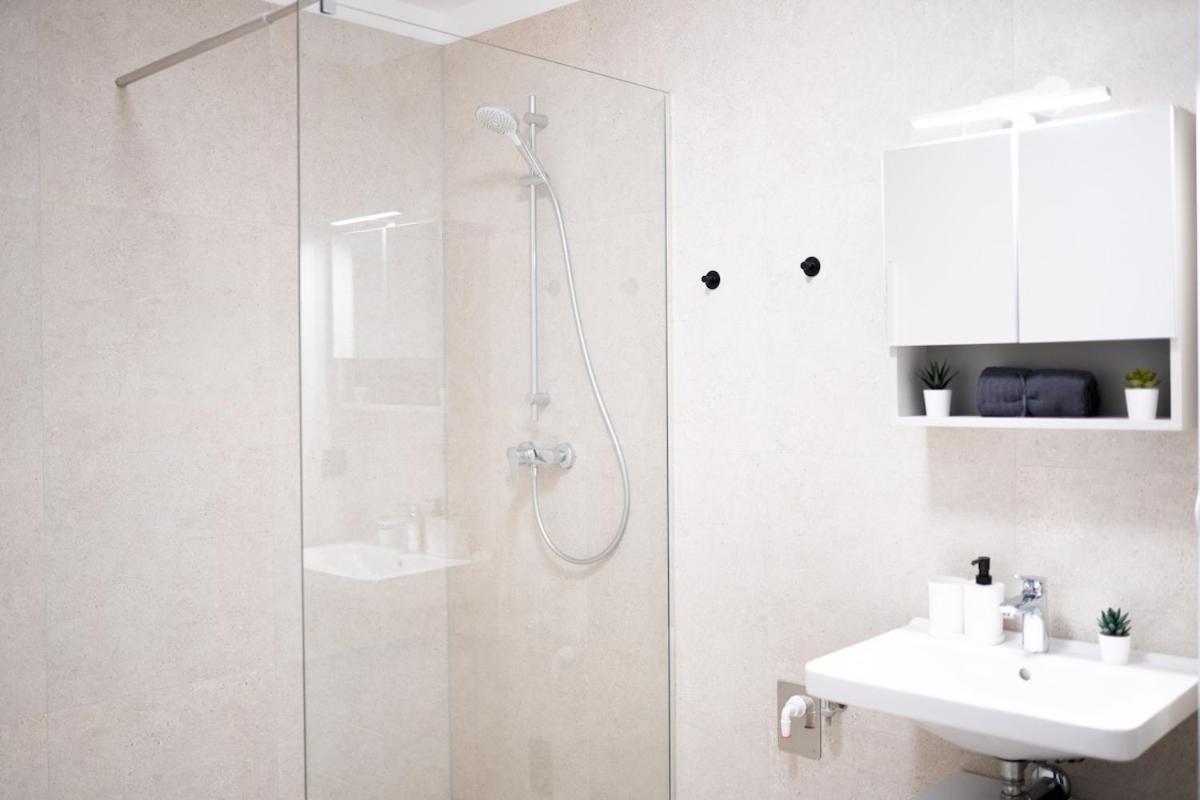 Premium Design With Balcony & Free Parking Apartment Wien