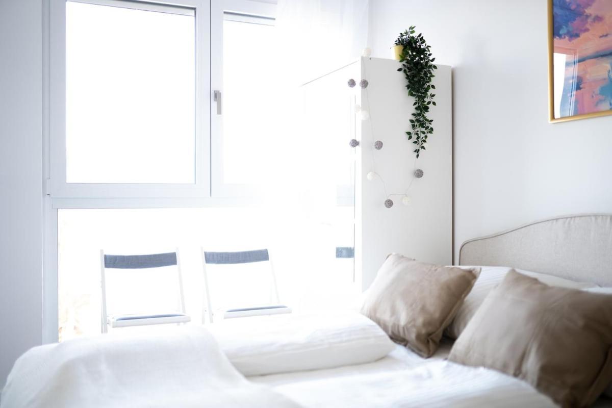 Apartment Premium Design With Balcony & Free Parking